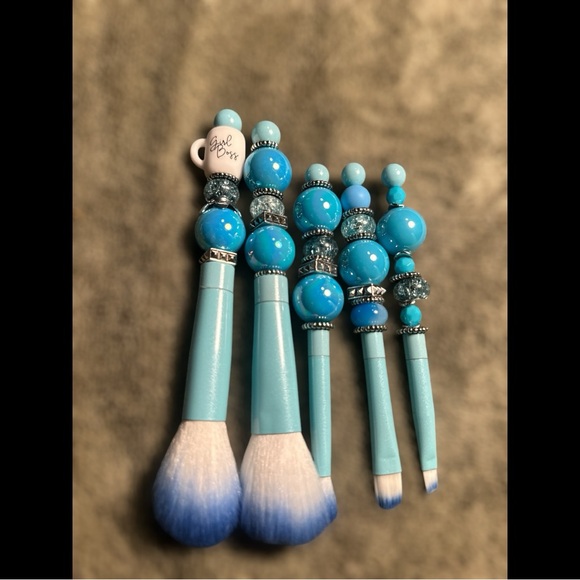 HOST PICK 5 pieces Aqua Blue Beaded Make-up Brushes - Picture 2 of 9